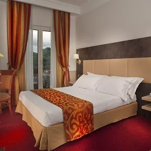 Hotell Pinewood, Rom