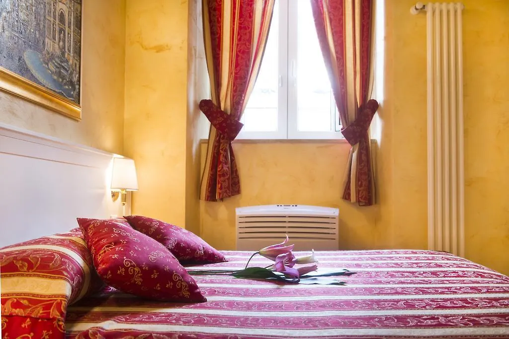 ***  Domus Trevi Bed & Breakfast Rome Italy