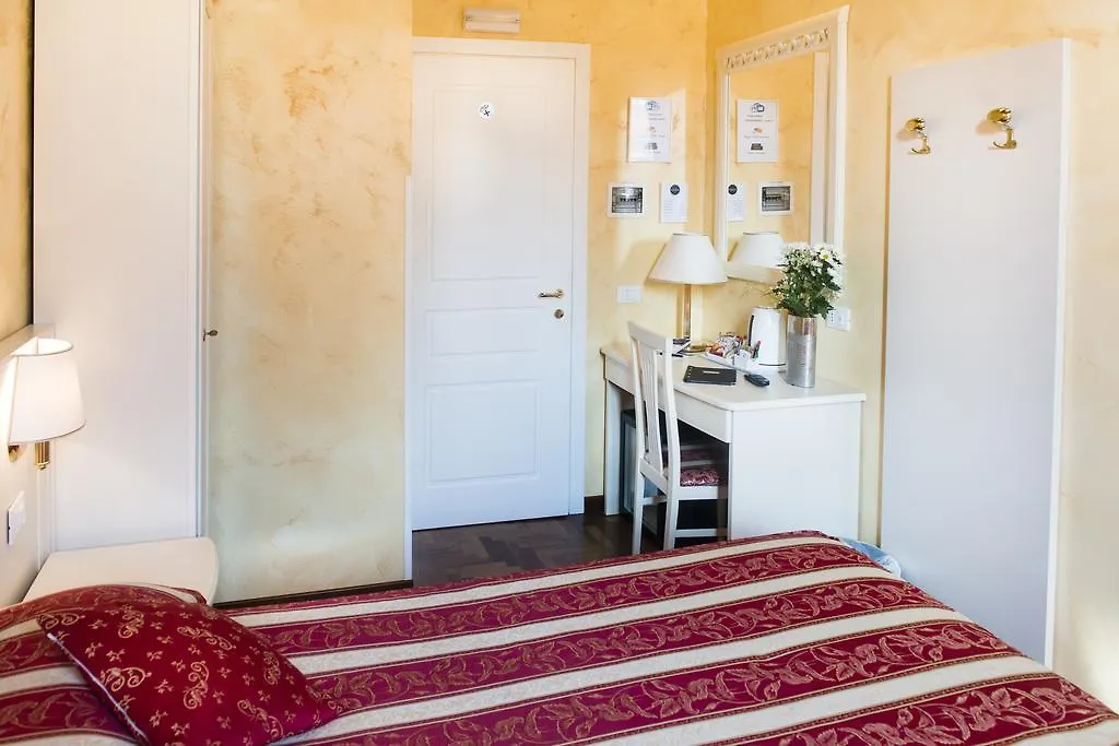 Domus Trevi Bed & Breakfast Rome
