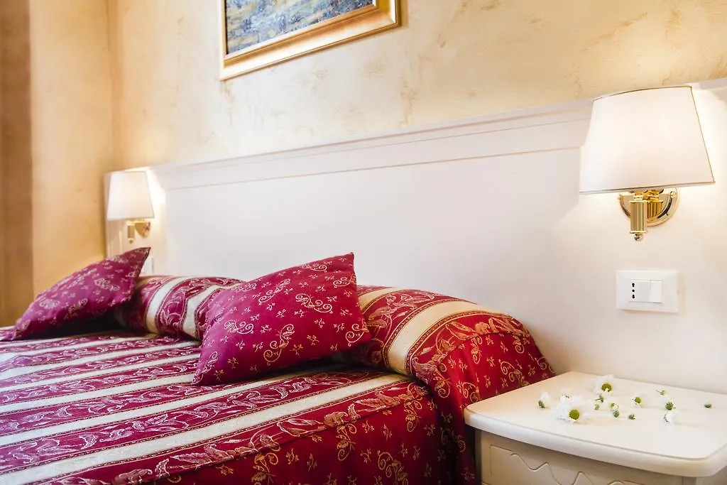 Domus Trevi Bed & Breakfast Rome