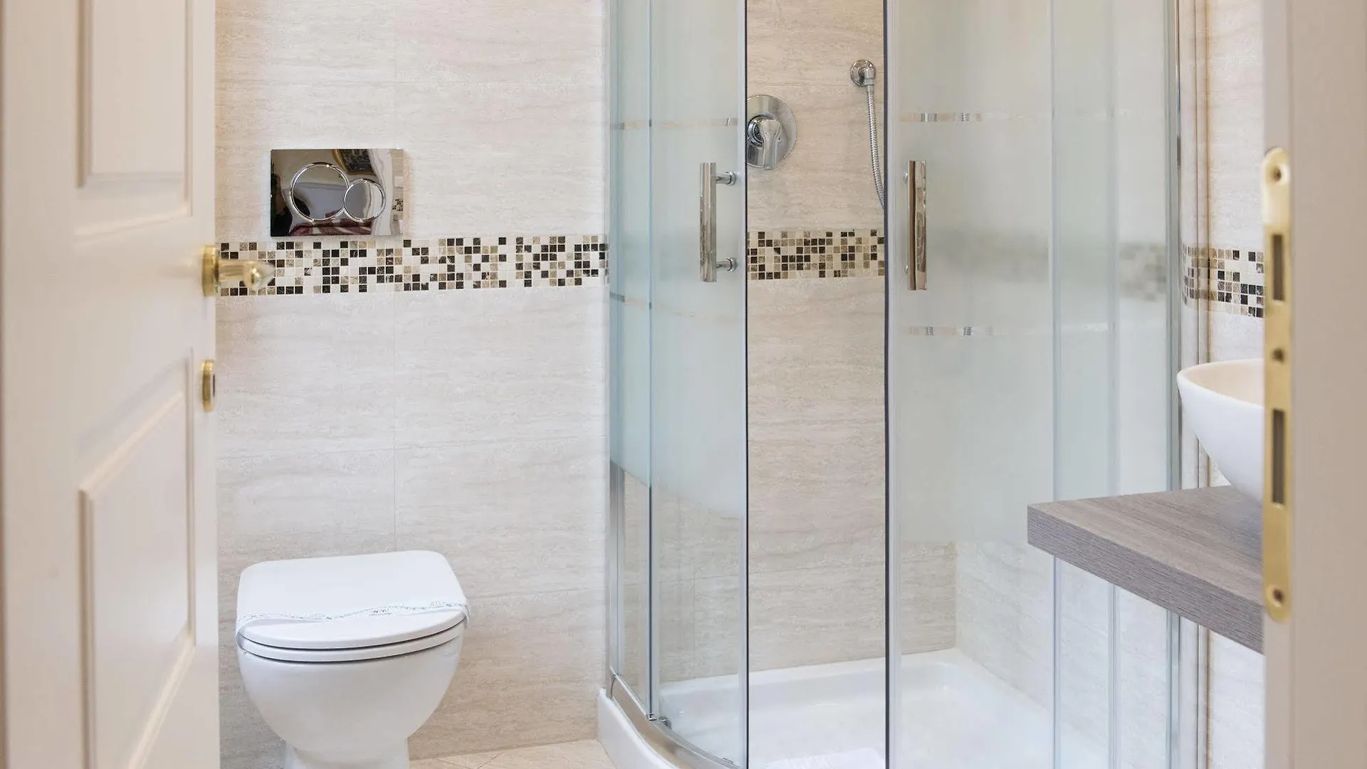 Domus Trevi Bed & Breakfast Rome