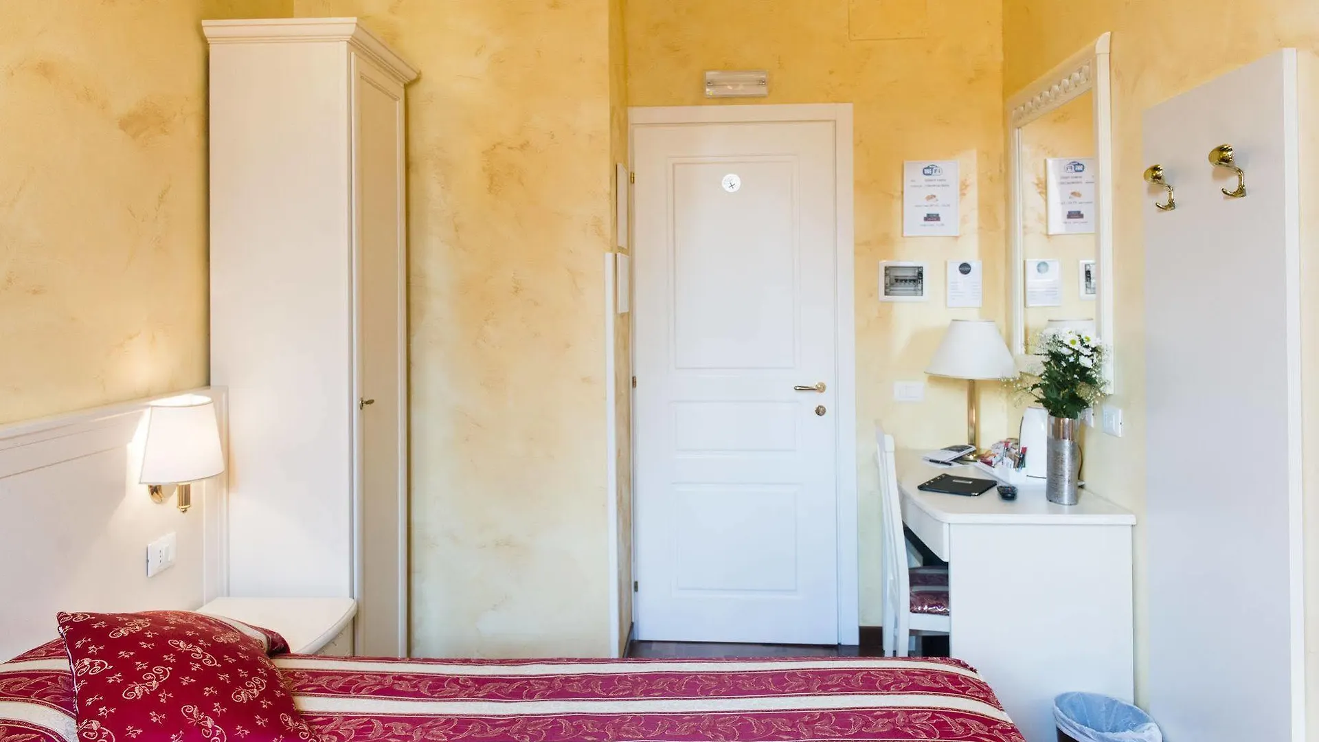 Domus Trevi Bed & Breakfast Rome