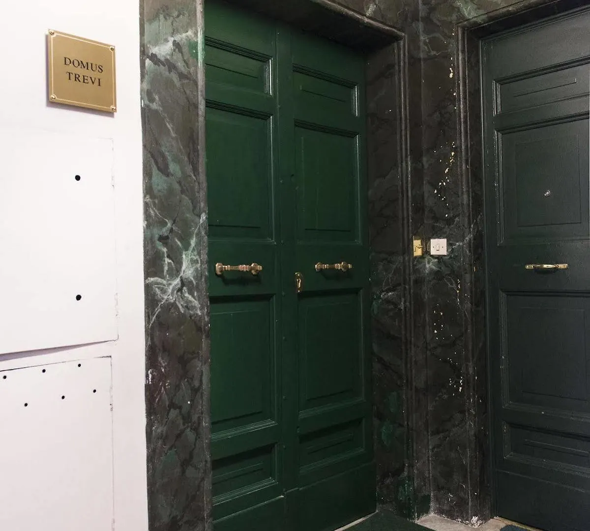 Domus Trevi Bed & Breakfast Rome