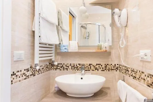 Domus Trevi Bed & Breakfast Rome Italy